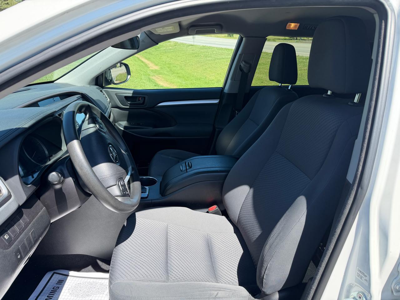 Toyota Highlander LE V6 AWD (Natl) 2018