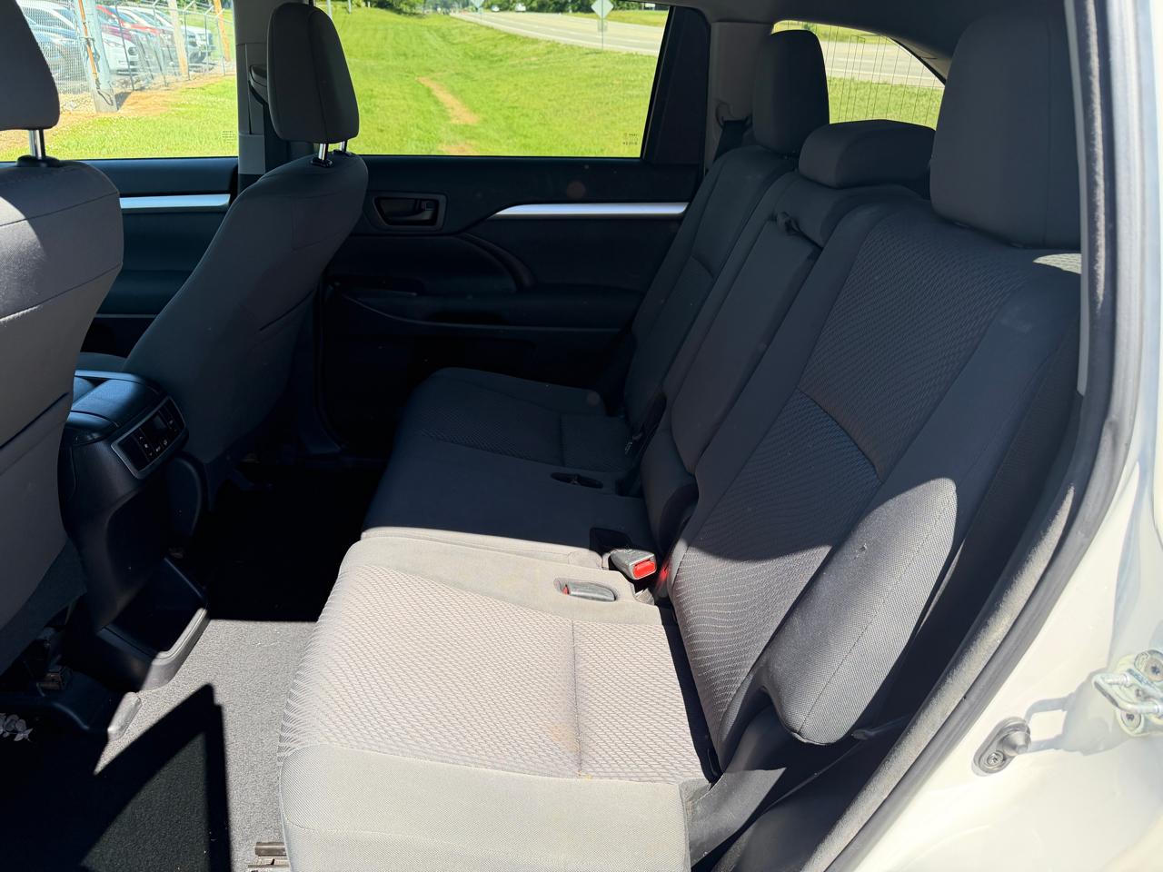 Toyota Highlander LE V6 AWD (Natl) 2018
