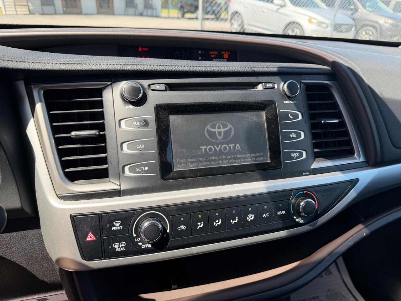 Toyota Highlander LE V6 AWD (Natl) 2018