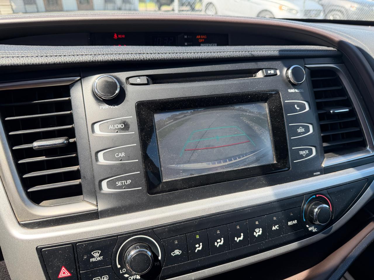 Toyota Highlander LE V6 AWD (Natl) 2018