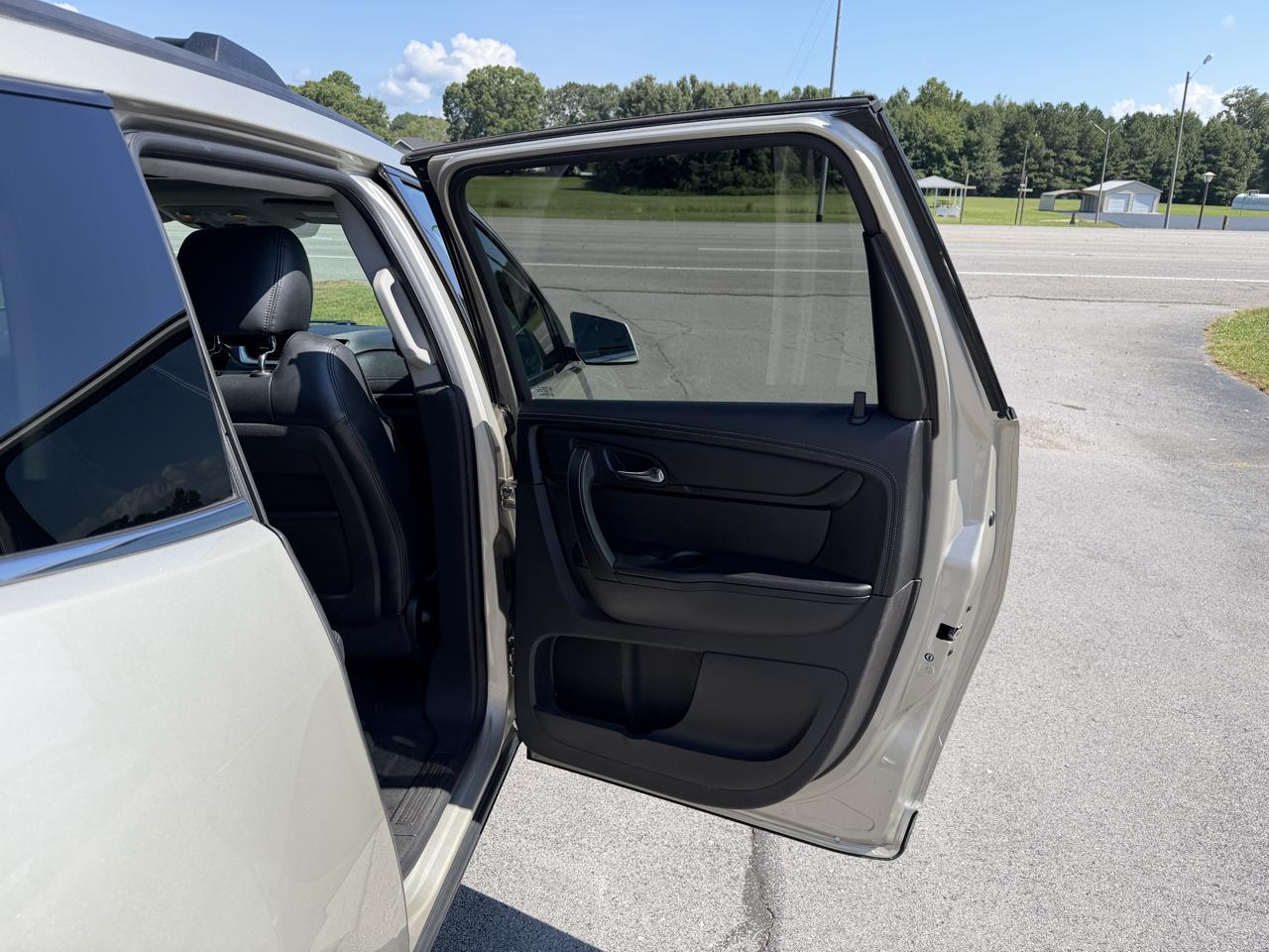 Chevrolet Traverse FWD 4dr LT w/1LT 2013