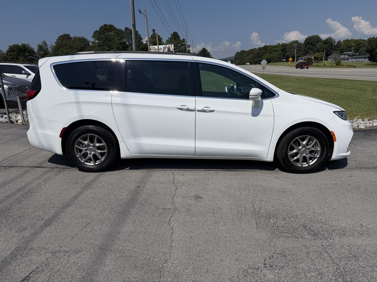 Chrysler Pacifica Touring FWD 2022
