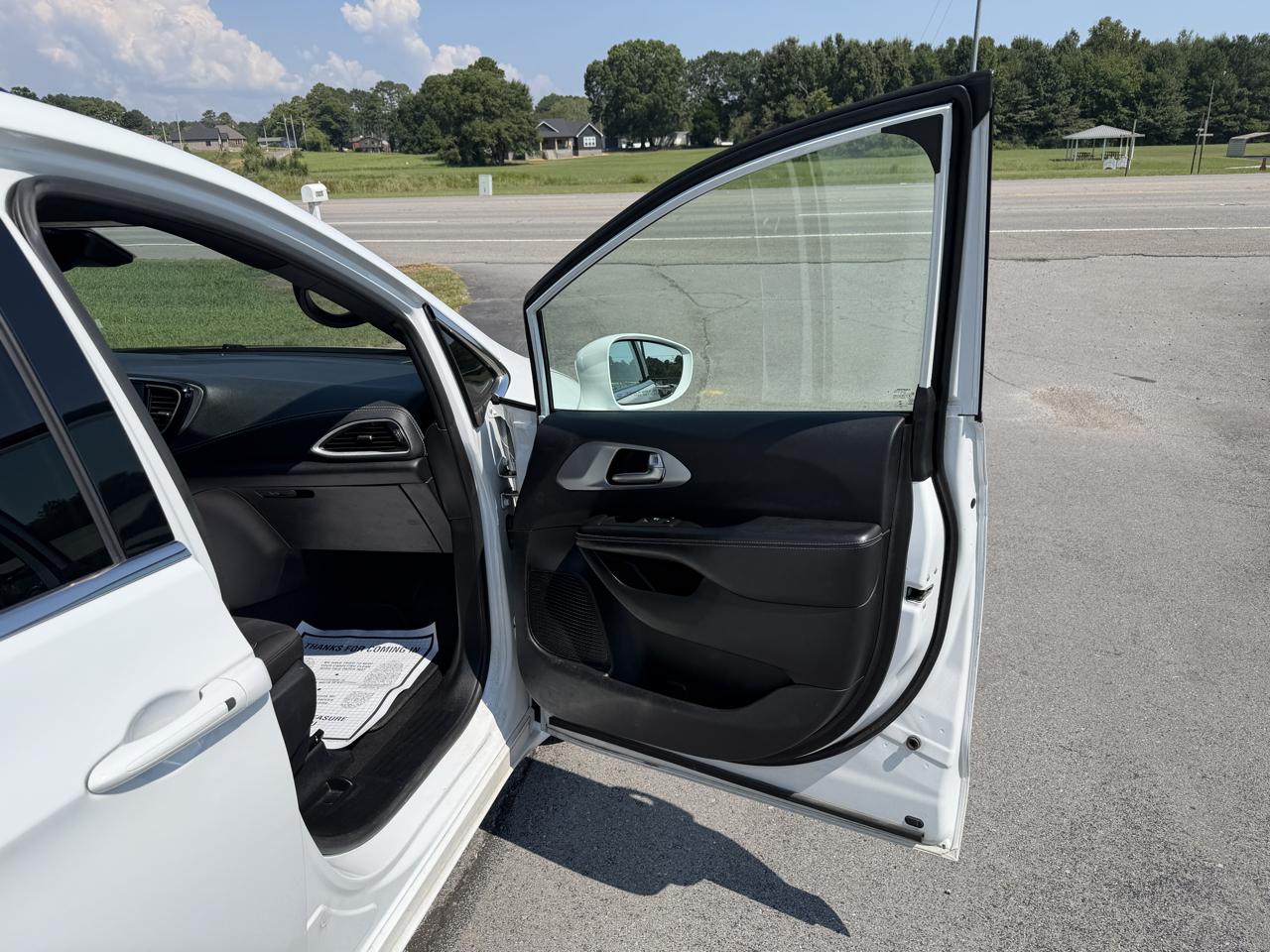 Chrysler Pacifica Touring FWD 2022