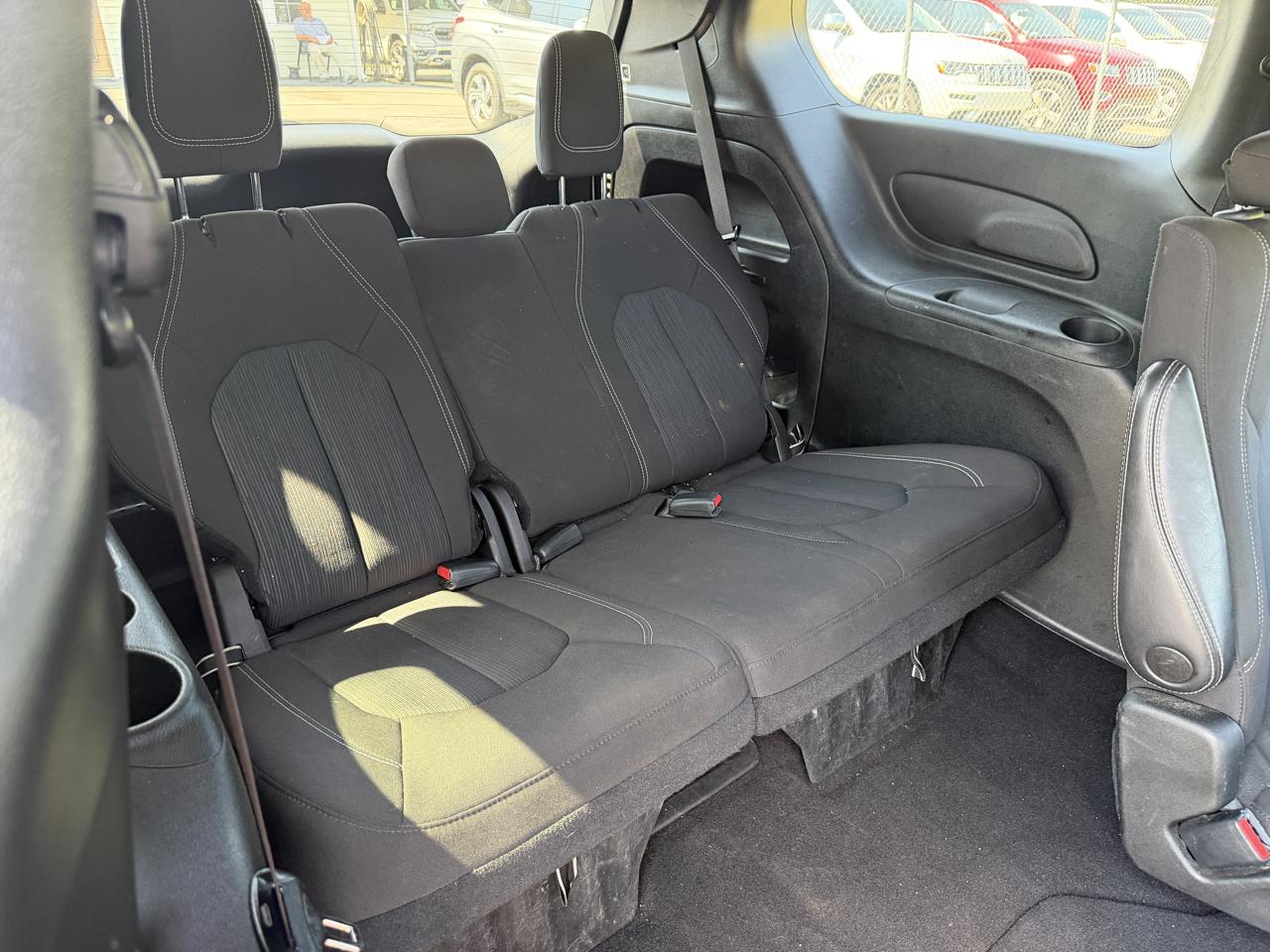 Chrysler Pacifica Touring FWD 2022