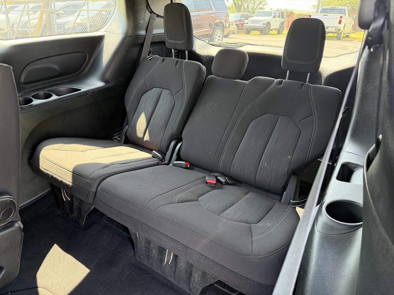 Chrysler Pacifica Touring FWD 2022