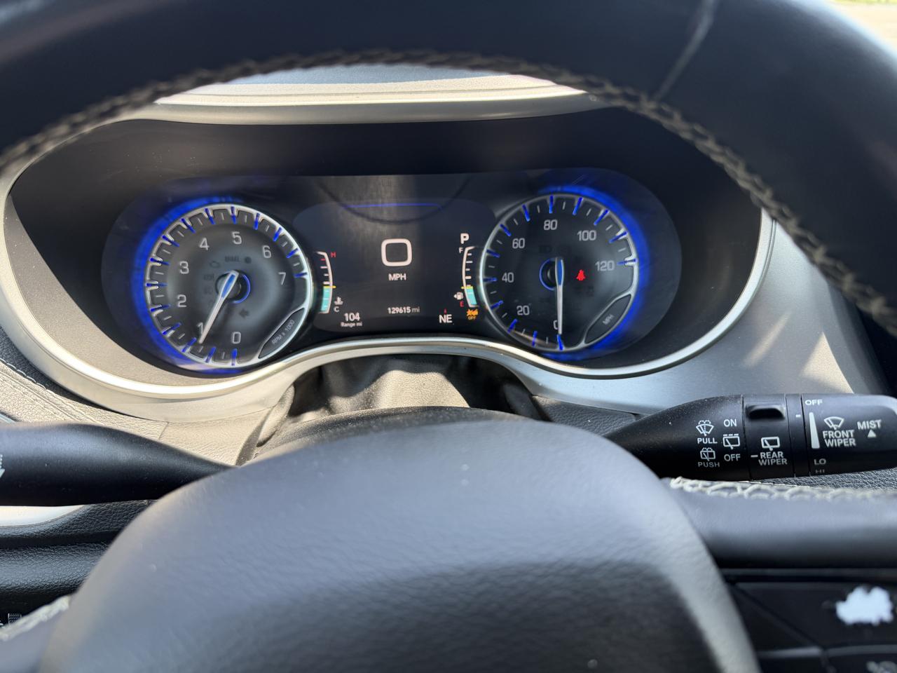 Chrysler Pacifica Touring FWD 2022