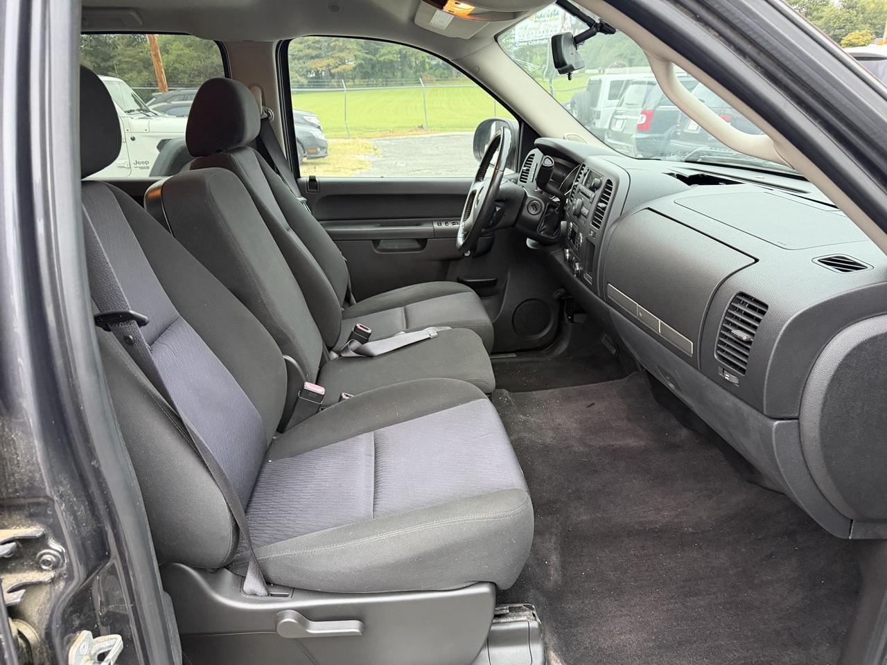 Chevrolet Silverado 1500 4WD Crew Cab 143.5" LT 2010