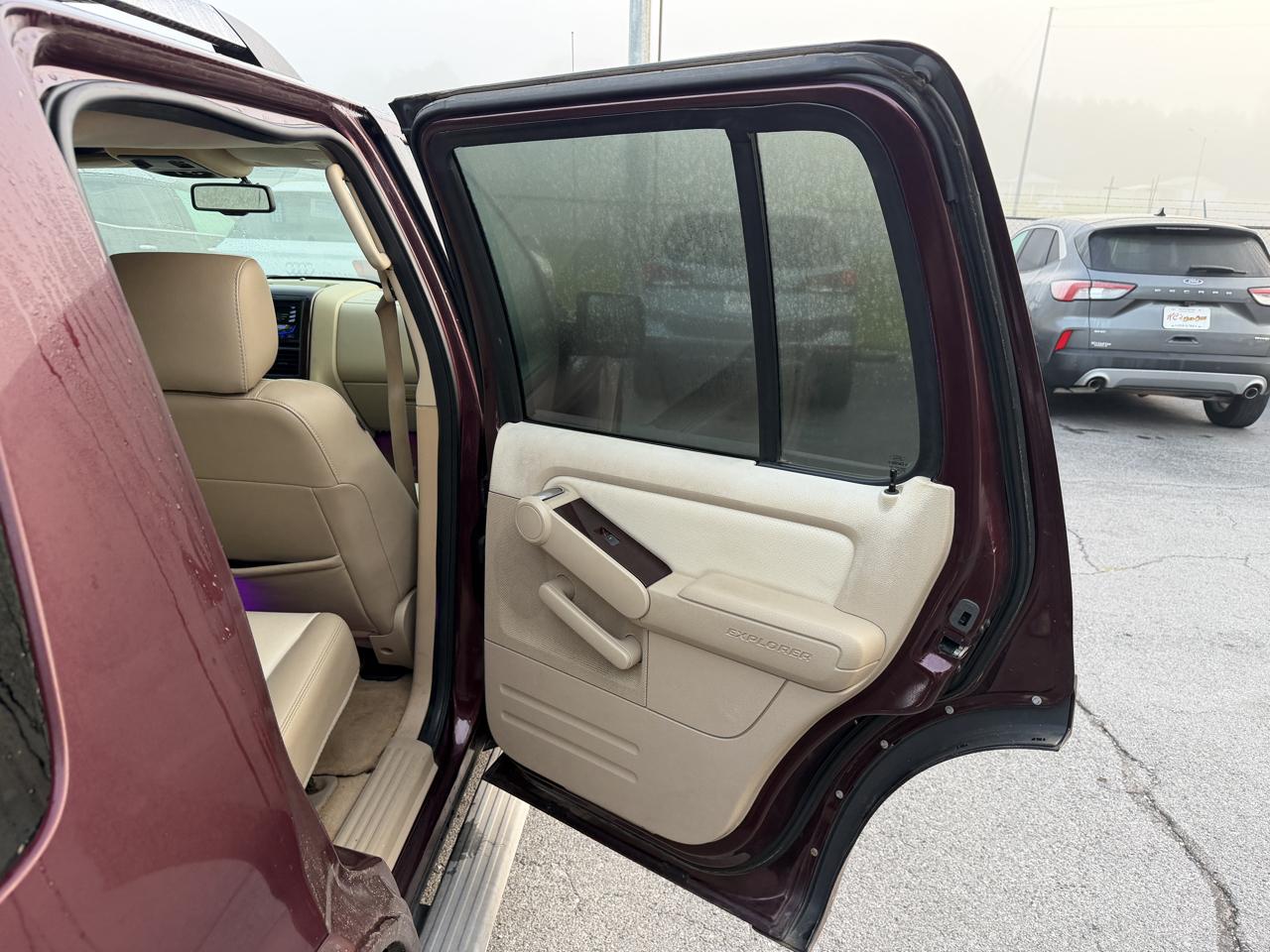 Ford Explorer 4dr 114" WB 4.6L Limited 4WD 2006