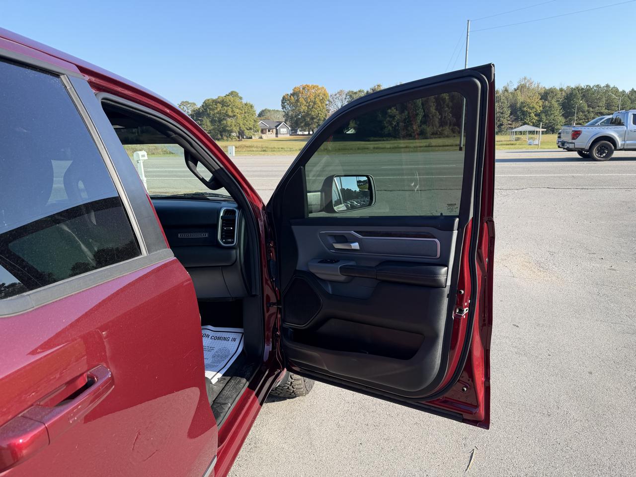 RAM 1500 Big Horn 4x2 Quad Cab 6'4" Box 2021