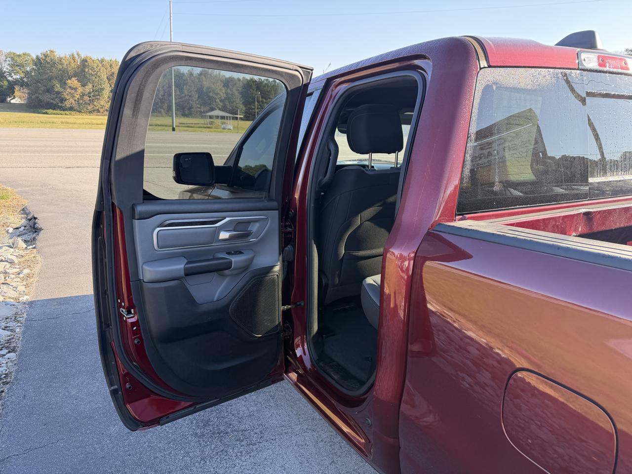 RAM 1500 Big Horn 4x2 Quad Cab 6'4" Box 2021