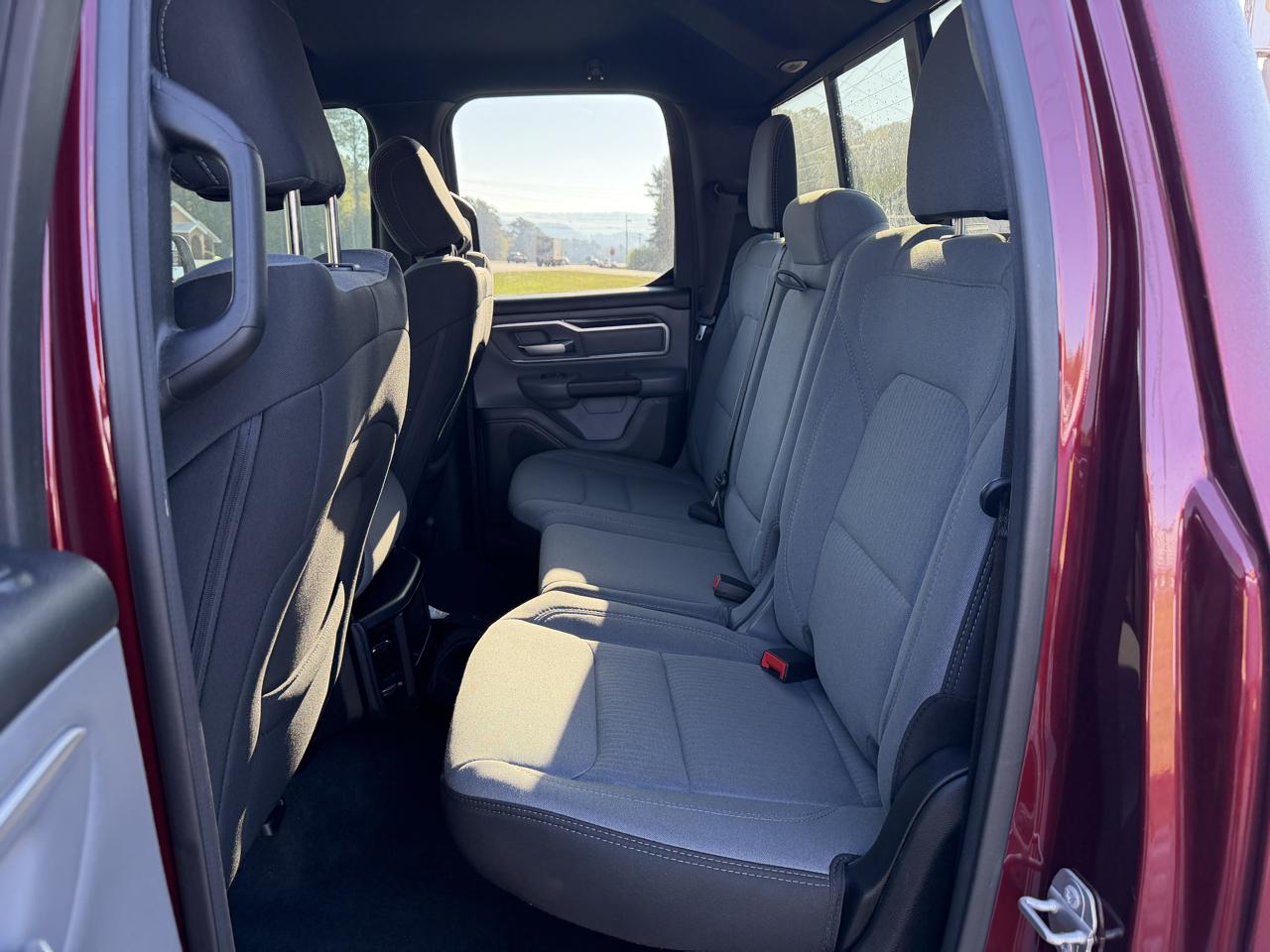 RAM 1500 Big Horn 4x2 Quad Cab 6'4" Box 2021