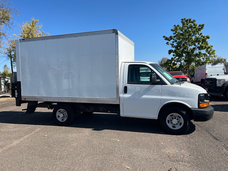 Used 2017 Chevrolet Express Commercial Cutaway 3500 Van 139" for Sale