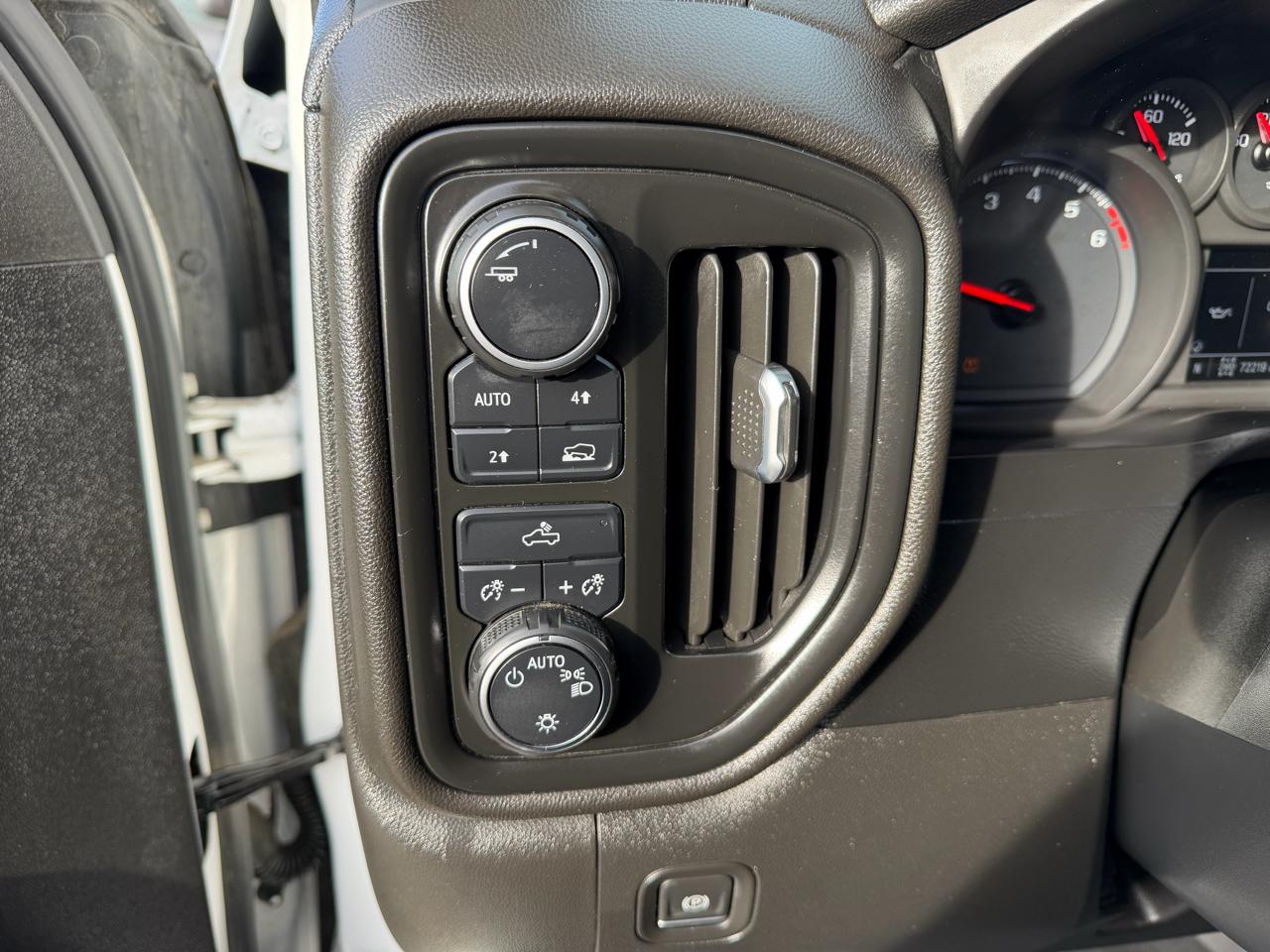 Chevrolet Silverado 1500 4WD Crew Cab 157" Custom 2021