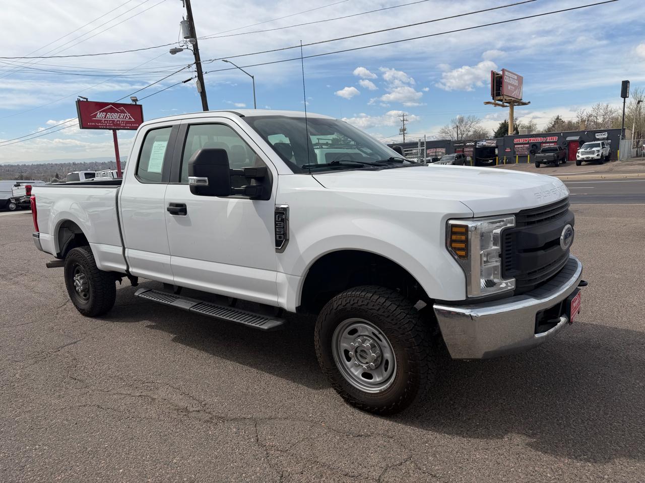Ford Super Duty F-350 SRW XL 4WD SuperCab 8' Box 2018