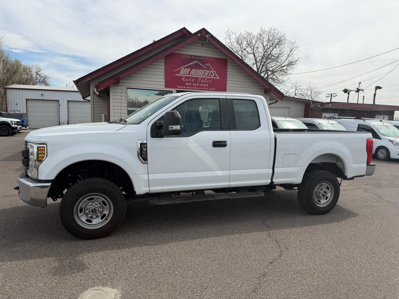 Ford Super Duty F-350 SRW XL 4WD SuperCab 8' Box 2018