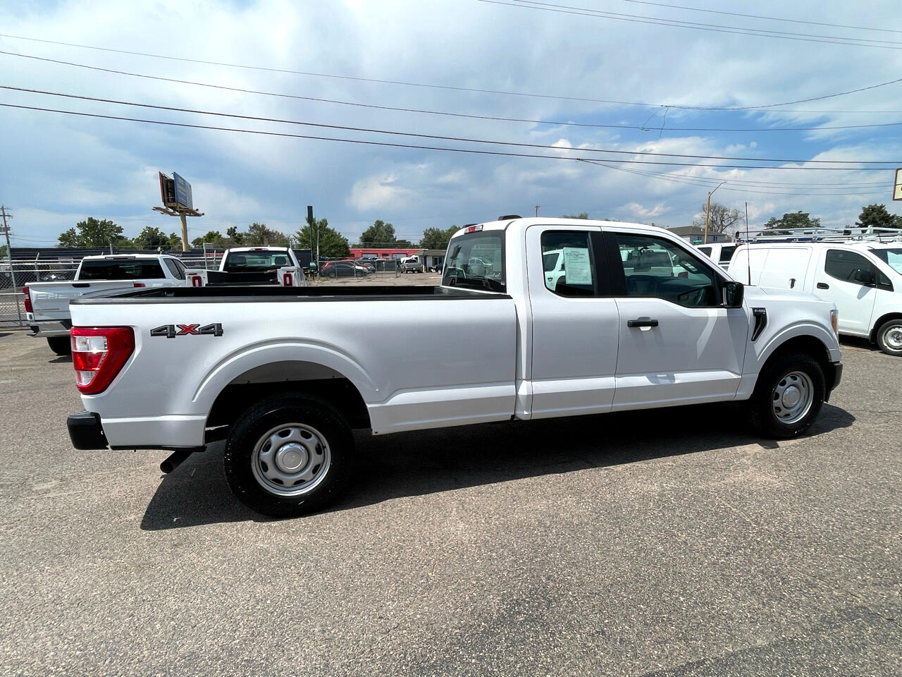 Ford F-150 XL 4WD SuperCab 8' Box 2022 Ford F-150 XL 4WD SuperCab 8' Box 2022