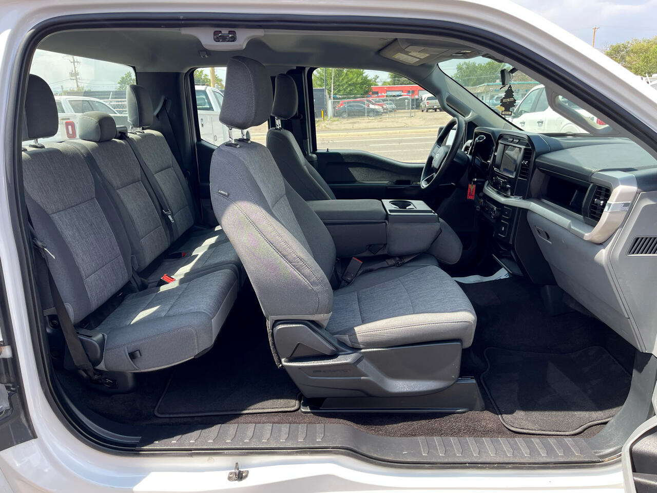 Ford F-150 XL 4WD SuperCab 8' Box 2022 Ford F-150 XL 4WD SuperCab 8' Box 2022