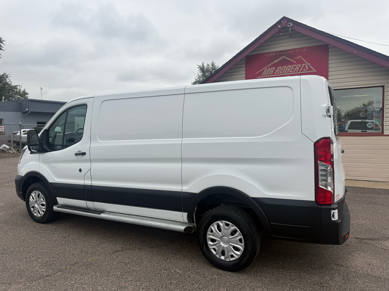 Ford Transit Cargo Van T-250 130" Low Rf 9070 GVWR RWD 2024 Ford Transit Cargo Van T-250 130" Low Rf 9070 GVWR RWD 2024