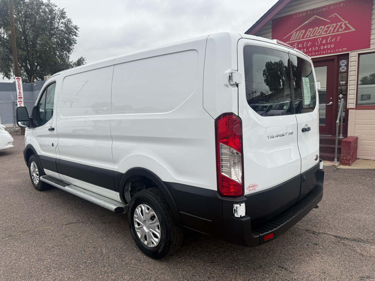 Ford Transit Cargo Van T-250 130" Low Rf 9070 GVWR RWD 2024 Ford Transit Cargo Van T-250 130" Low Rf 9070 GVWR RWD 2024