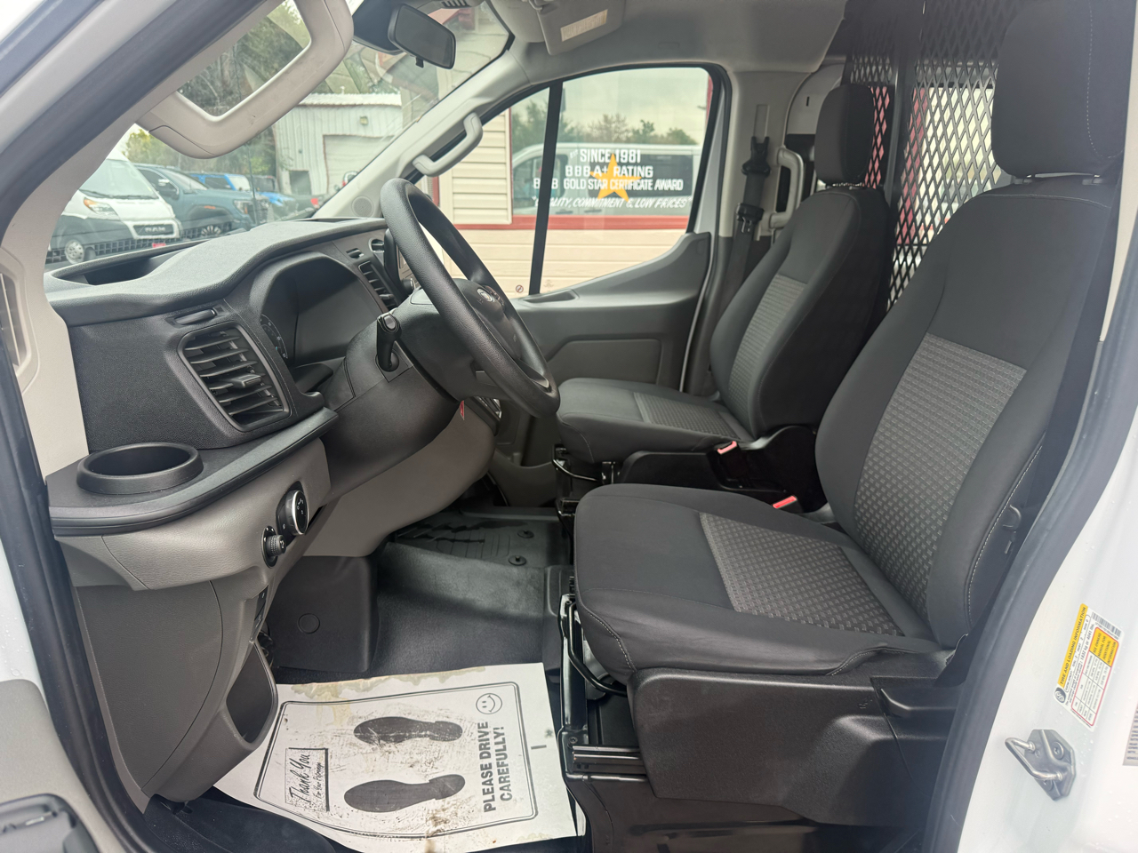 Ford Transit Cargo Van T-250 130" Low Rf 9070 GVWR RWD 2024 Ford Transit Cargo Van T-250 130" Low Rf 9070 GVWR RWD 2024