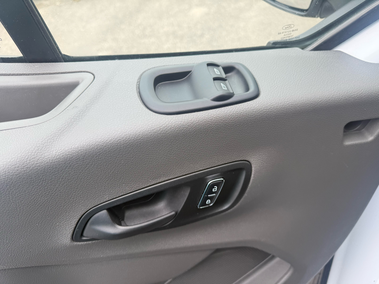 Ford Transit Cargo Van T-250 130" Low Rf 9070 GVWR RWD 2024 Ford Transit Cargo Van T-250 130" Low Rf 9070 GVWR RWD 2024