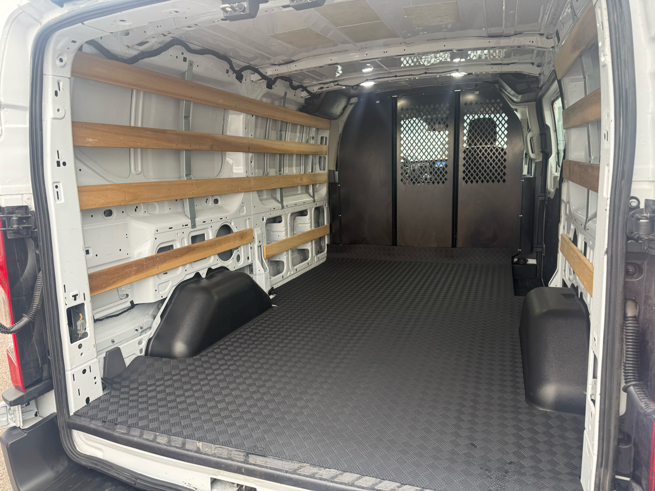 Ford Transit Cargo Van T-250 130" Low Rf 9070 GVWR RWD 2024 Ford Transit Cargo Van T-250 130" Low Rf 9070 GVWR RWD 2024