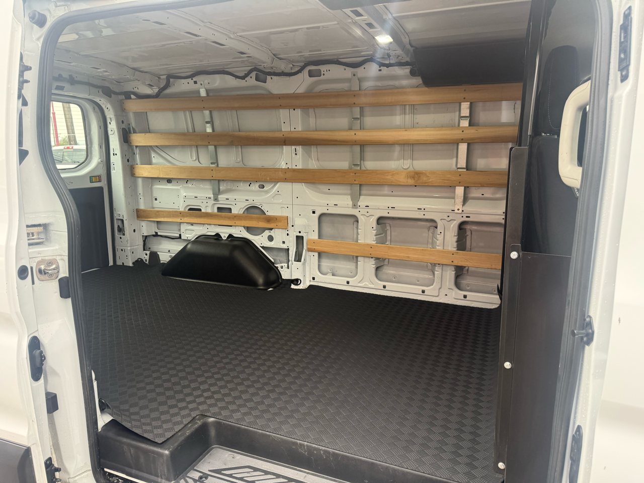 Ford Transit Cargo Van T-250 130" Low Rf 9070 GVWR RWD 2024 Ford Transit Cargo Van T-250 130" Low Rf 9070 GVWR RWD 2024