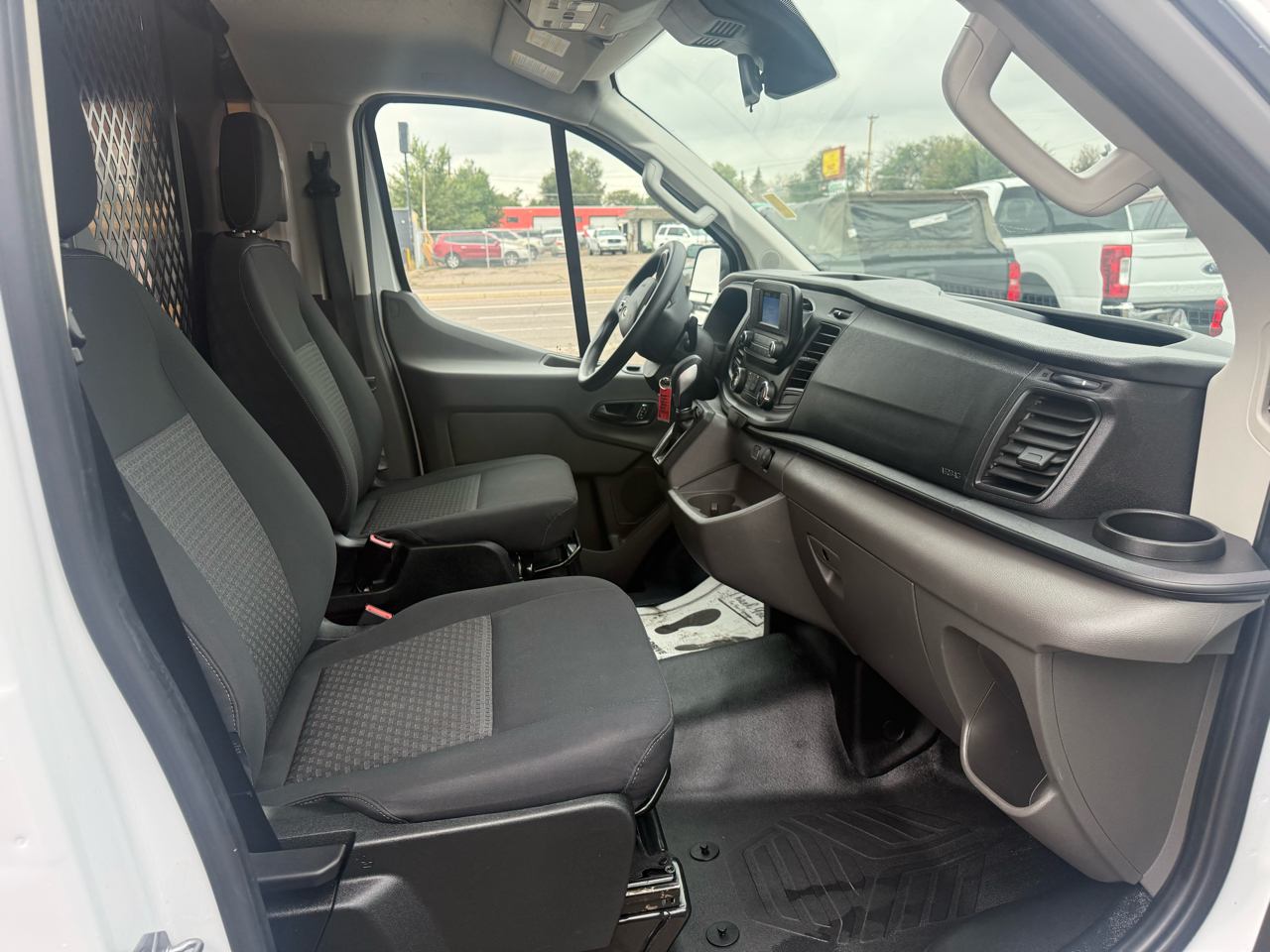 Ford Transit Cargo Van T-250 130" Low Rf 9070 GVWR RWD 2024 Ford Transit Cargo Van T-250 130" Low Rf 9070 GVWR RWD 2024