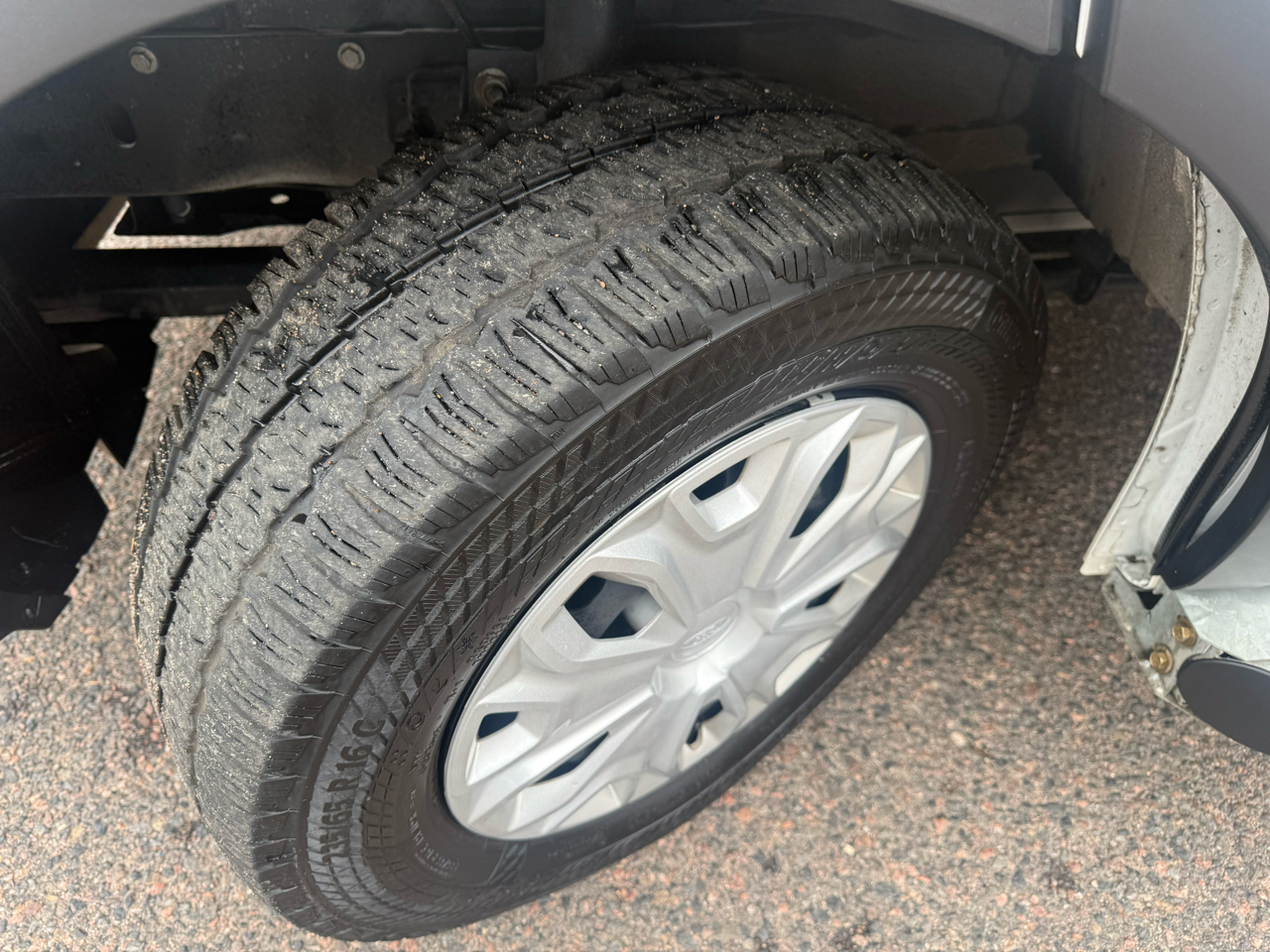 Ford Transit Cargo Van T-250 130" Low Rf 9070 GVWR RWD 2024 Ford Transit Cargo Van T-250 130" Low Rf 9070 GVWR RWD 2024