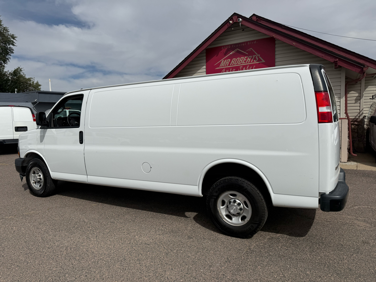 2020 Chevrolet Express Cargo Van 2500 photo 2