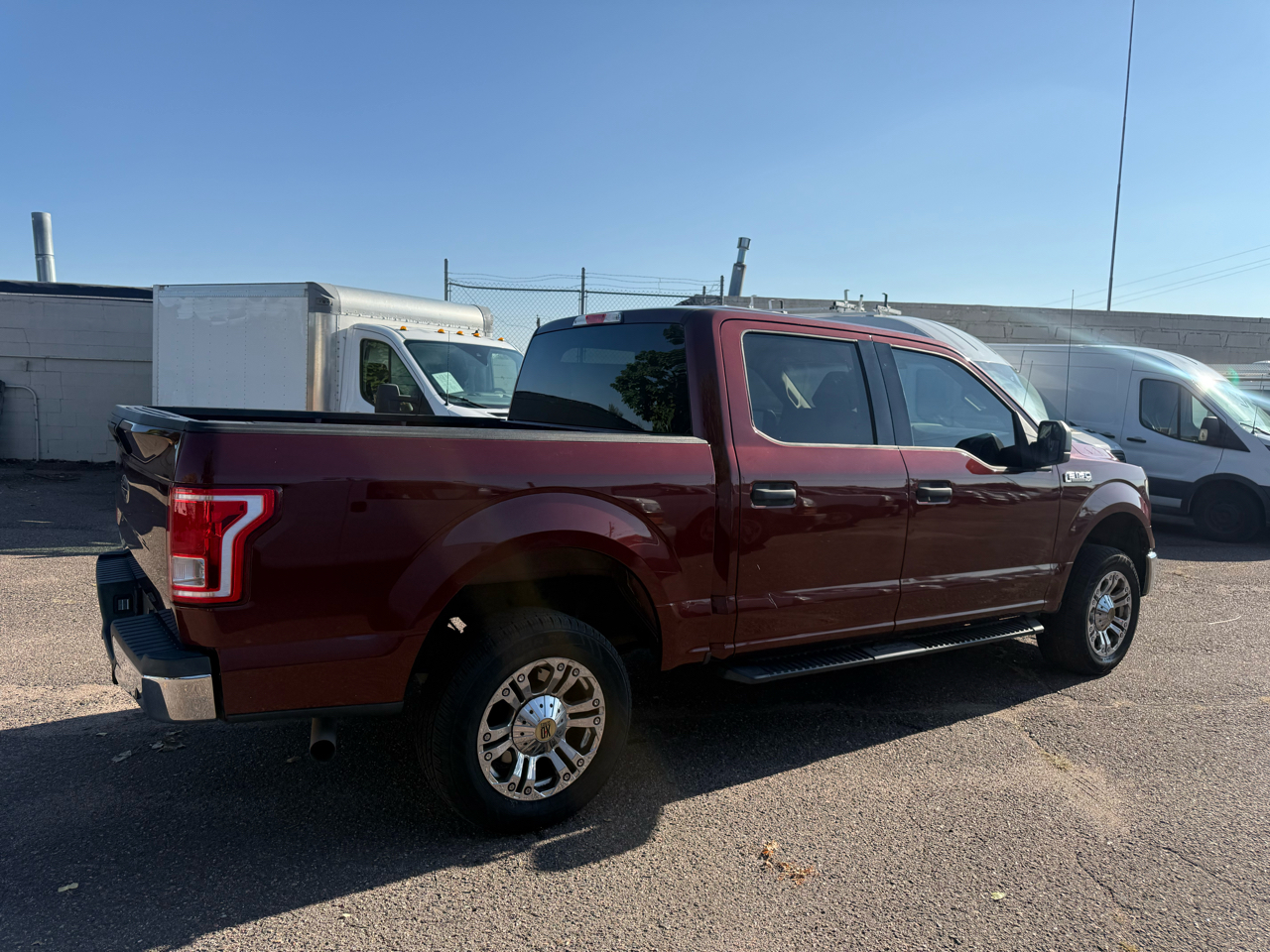 2015 Ford F-150 XLT photo 2