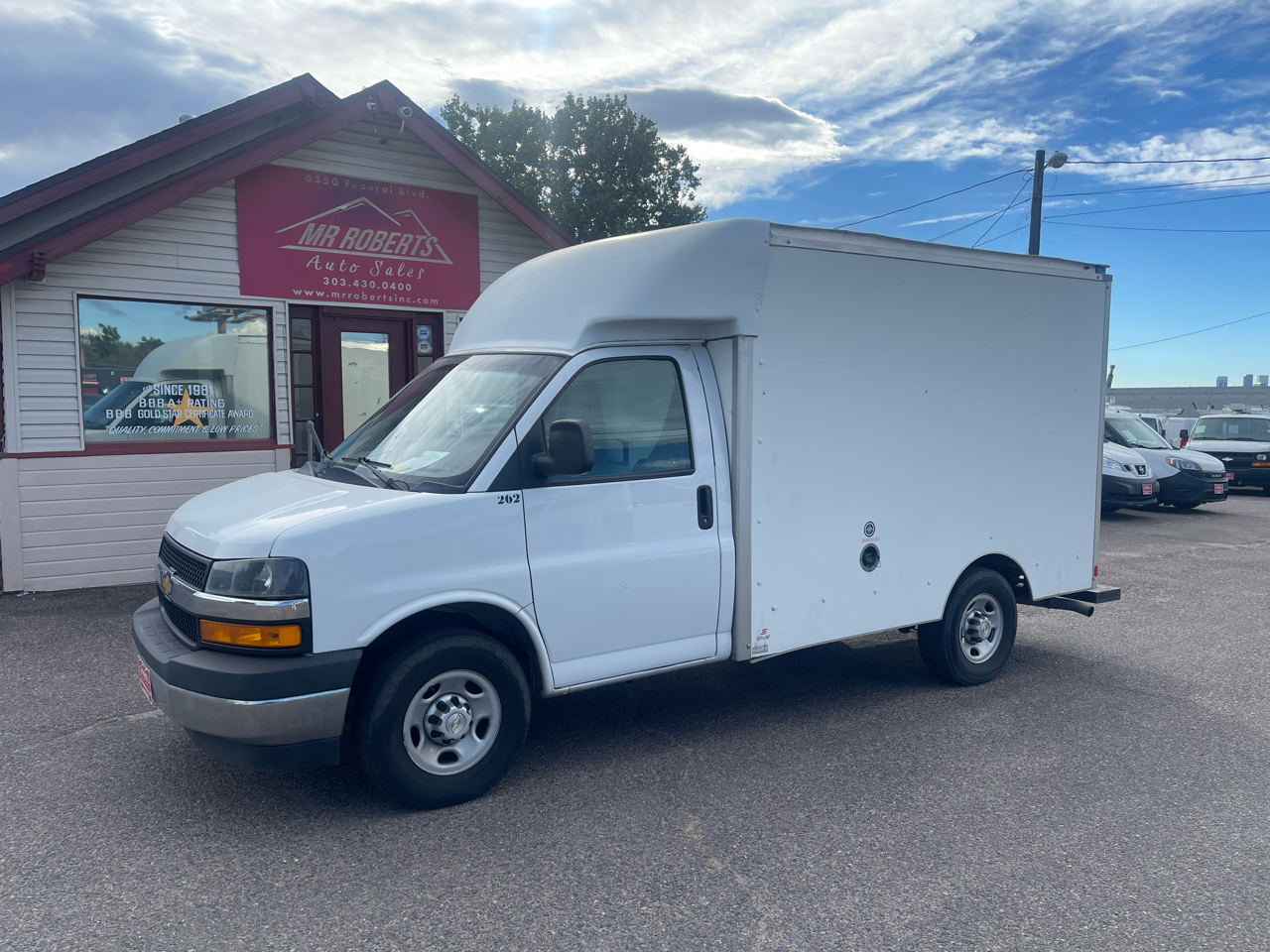 2020 Chevrolet Express Cutaway 3500 Van photo 2