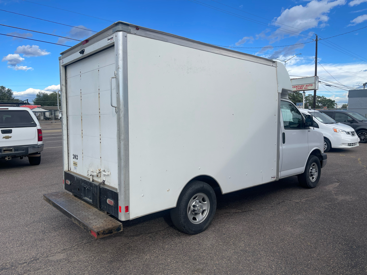 2020 Chevrolet Express Cutaway 3500 Van photo 4