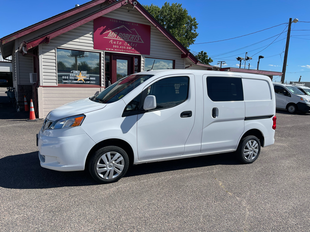 2021 Nissan NV200 SV photo 2
