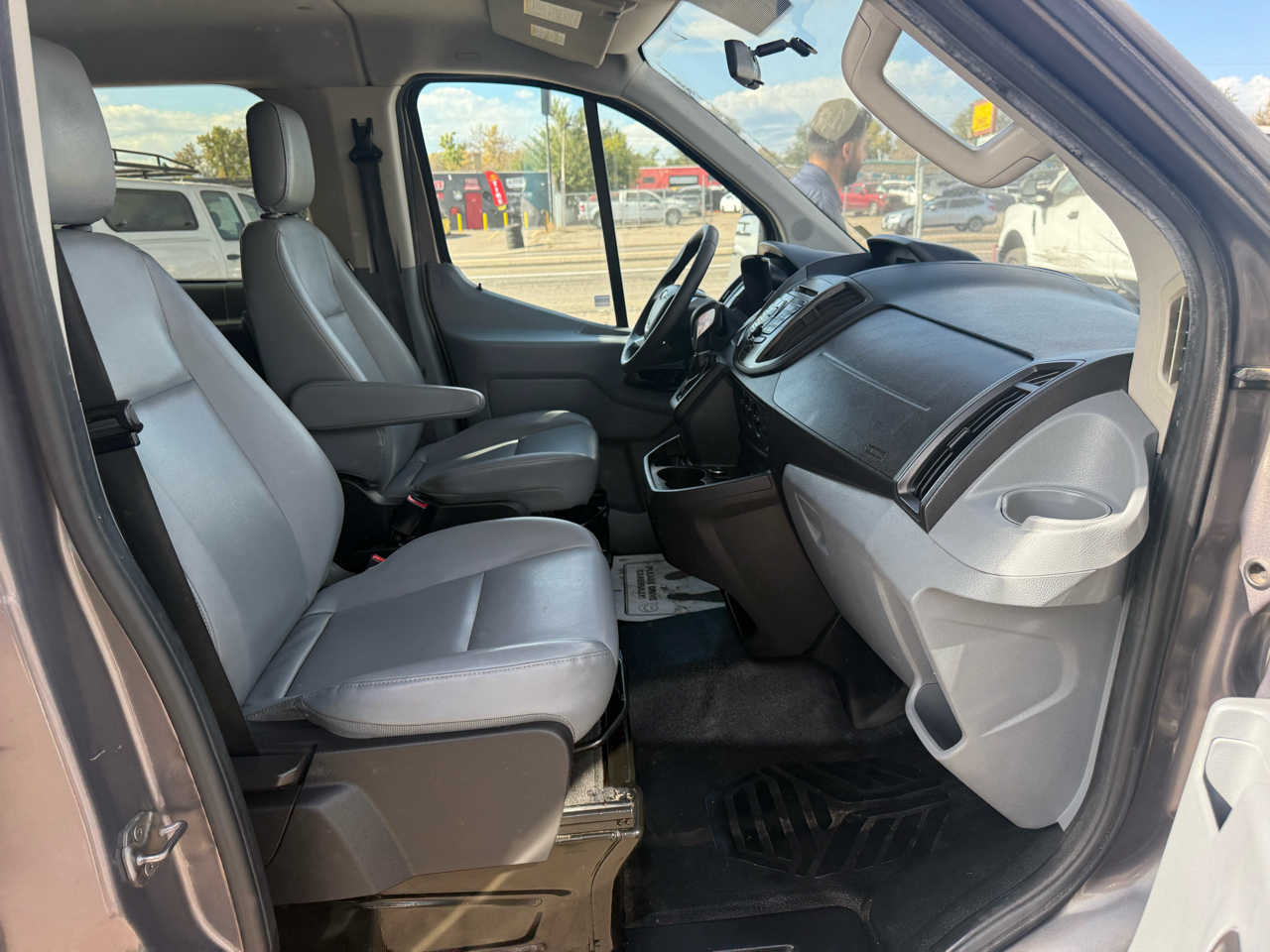 Ford Transit Wagon T-350 148" Low Roof XL Sliding RH Dr 2016 Ford Transit Wagon T-350 148" Low Roof XL Sliding RH Dr 2016