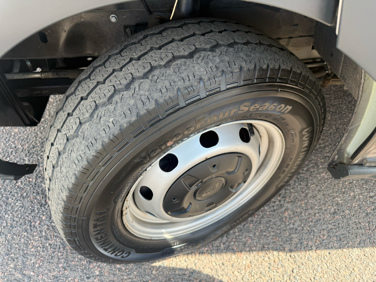 Ford Transit Wagon T-350 148" Low Roof XL Sliding RH Dr 2016 Ford Transit Wagon T-350 148" Low Roof XL Sliding RH Dr 2016