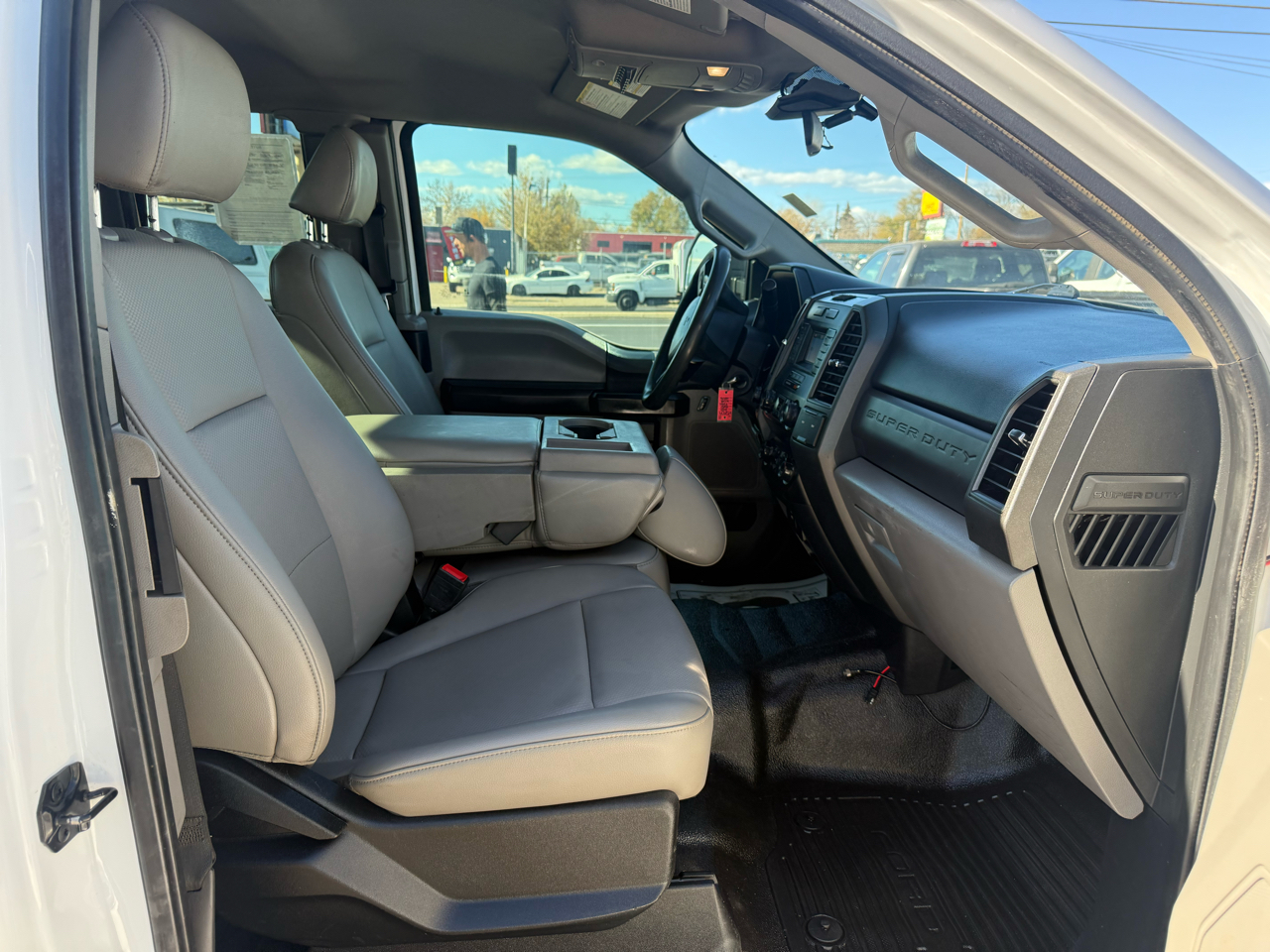 Ford Super Duty F-250 SRW XL 4WD SuperCab 8' Box 2021