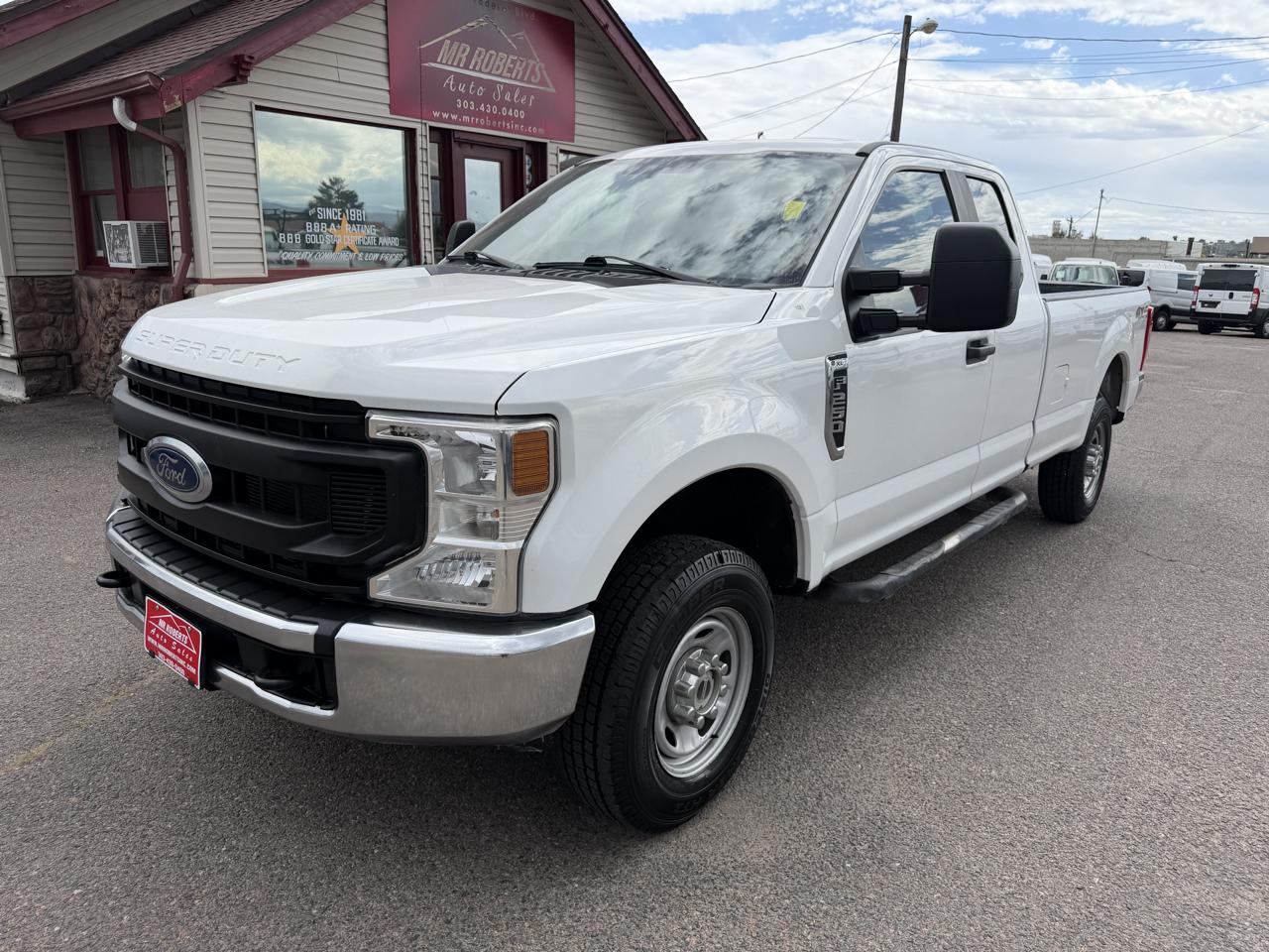 Ford Super Duty F-250 SRW XL 4WD SuperCab 8' Box 2021