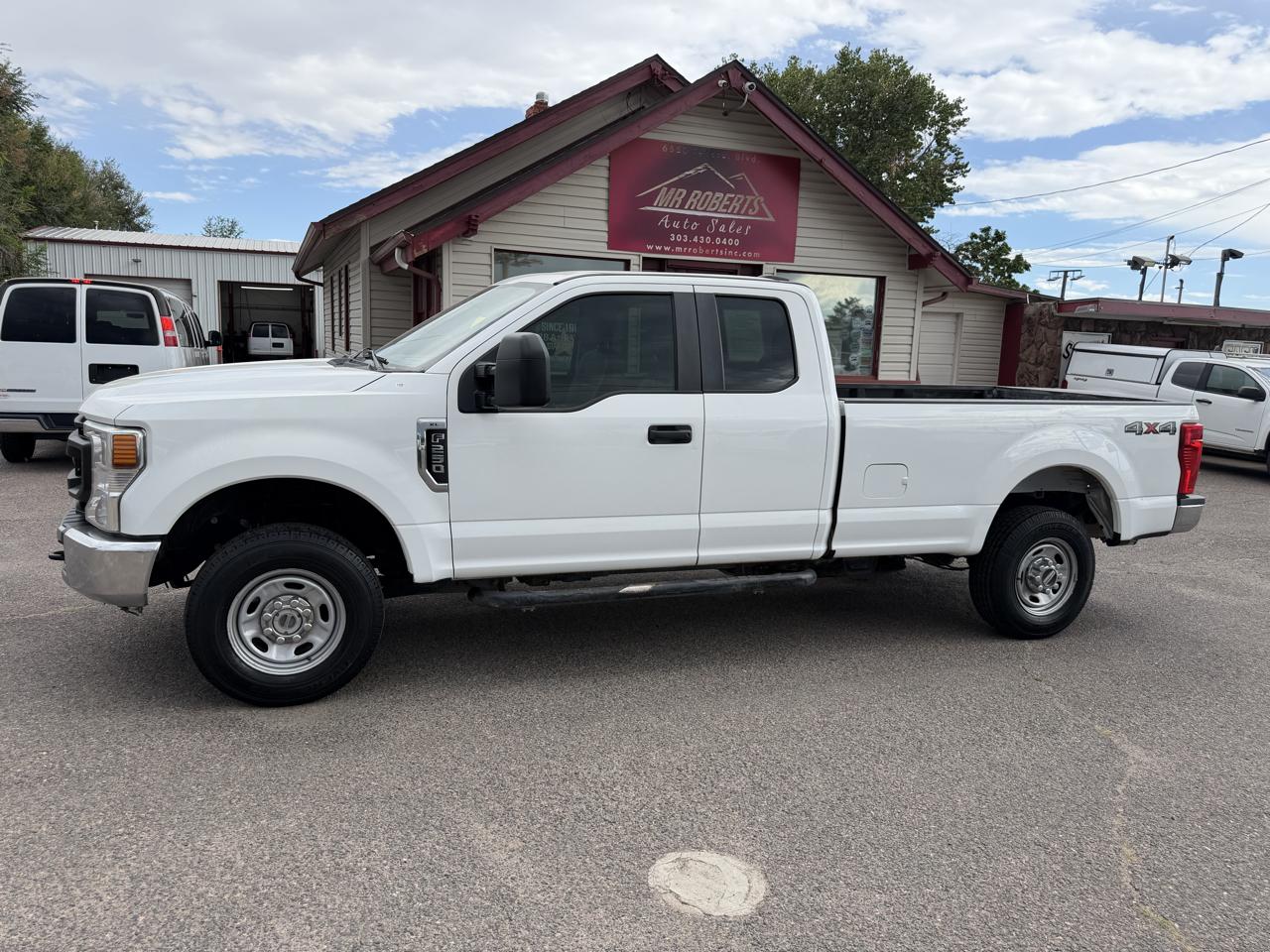 Ford Super Duty F-250 SRW XL 4WD SuperCab 8' Box 2021