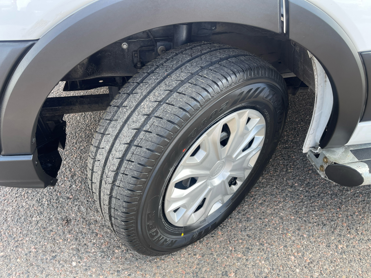 Ford Transit Cargo Van T-250 130" Low Rf 9070 GVWR RWD 2024