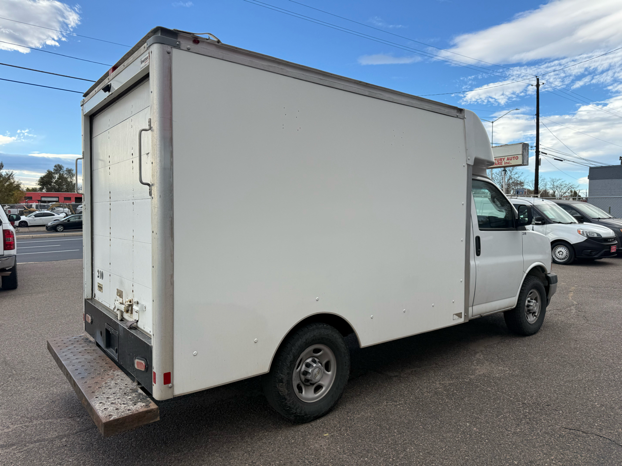 2020 Chevrolet Express Cutaway 3500 Van photo 4