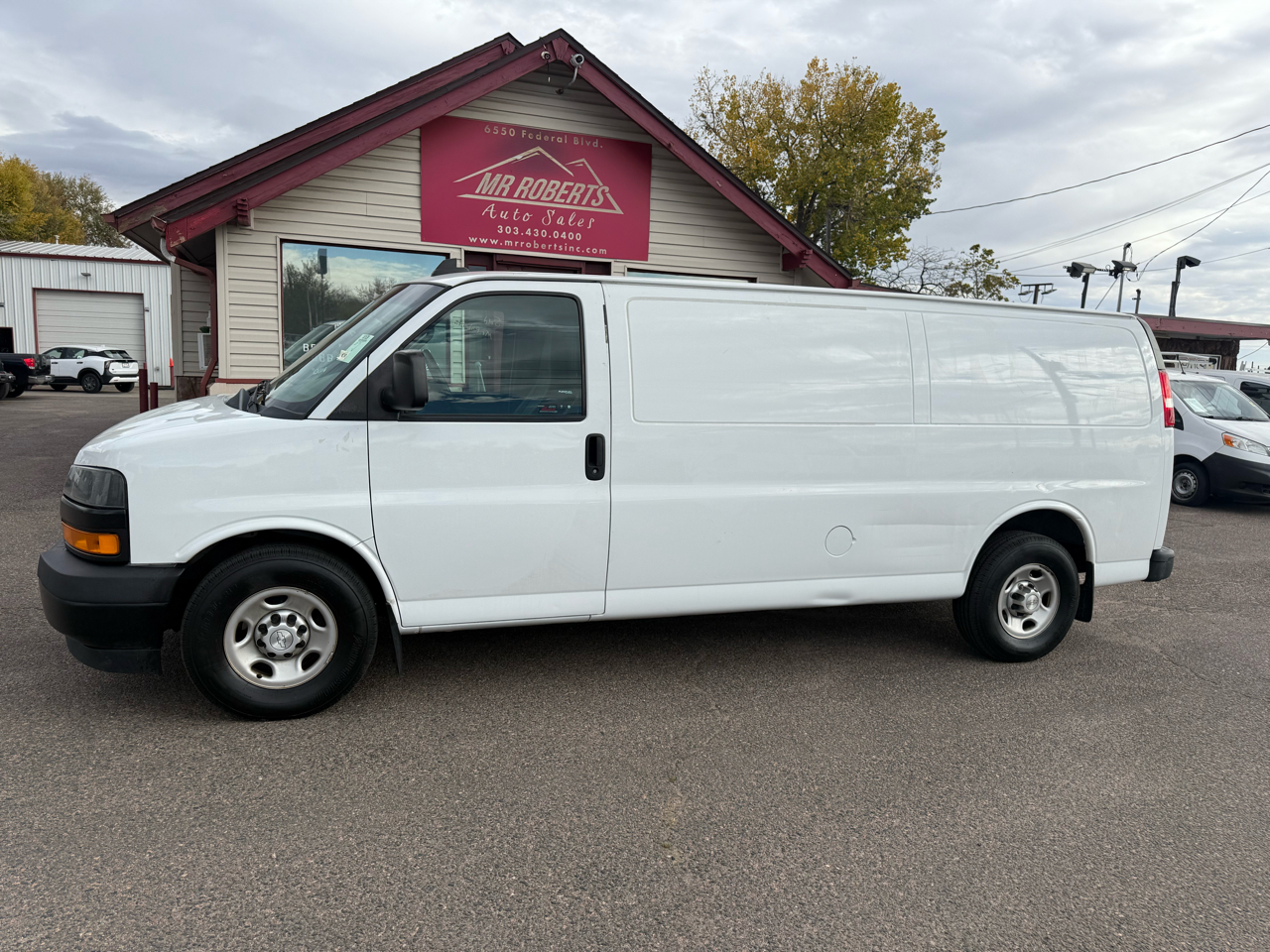 2018 Chevrolet Express Cargo Van 3500 photo 2