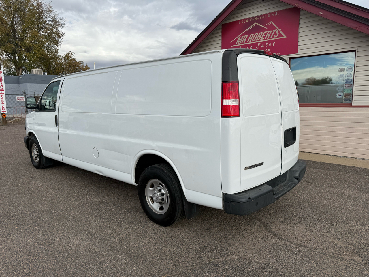 2018 Chevrolet Express Cargo Van 3500 photo 3