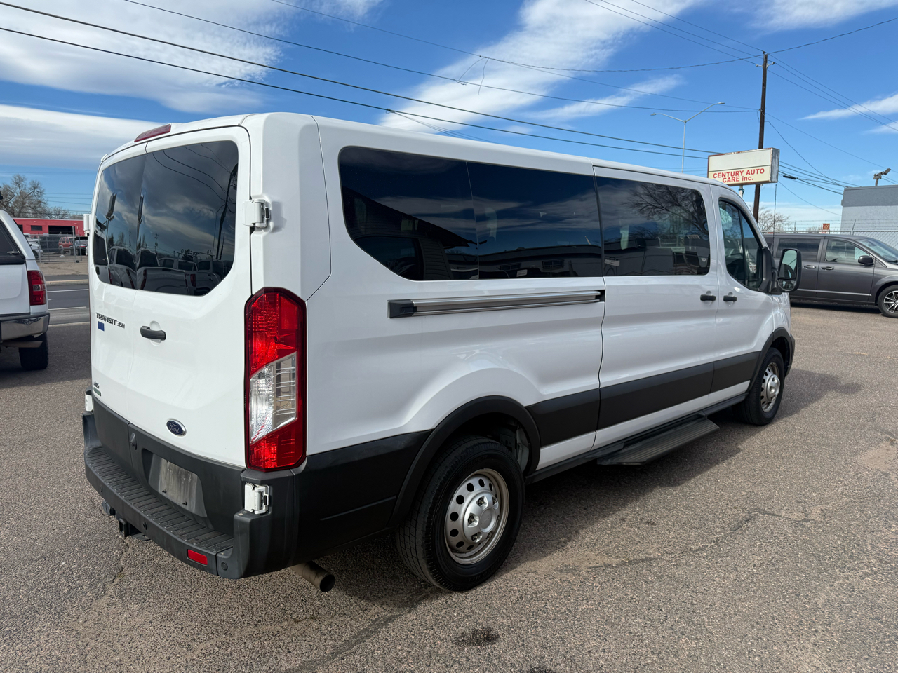 2023 Ford Transit Passenger XLT photo 4