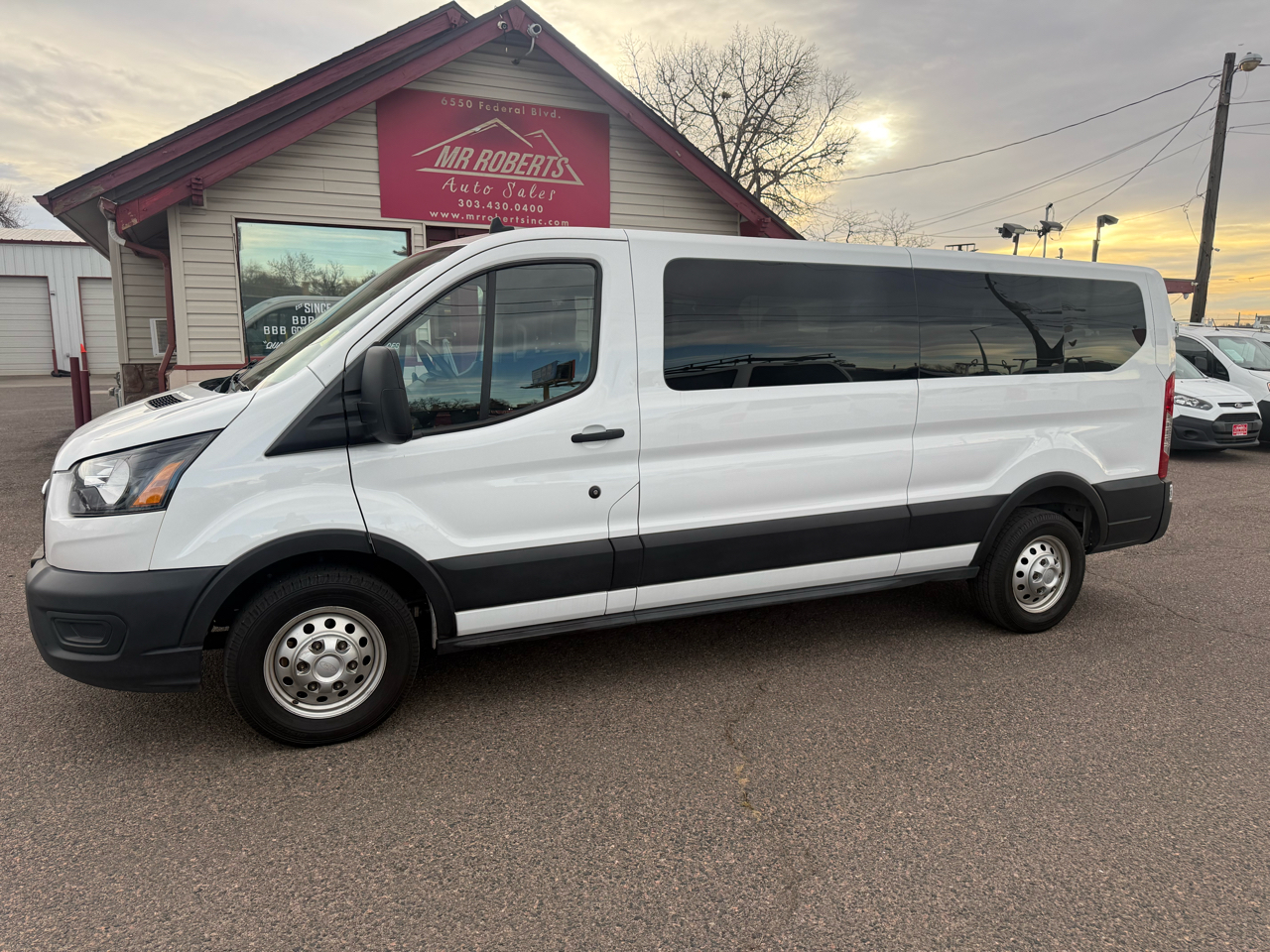 Ford Transit Passenger Wagon T-350 148" Low Roof XLT AWD 2023