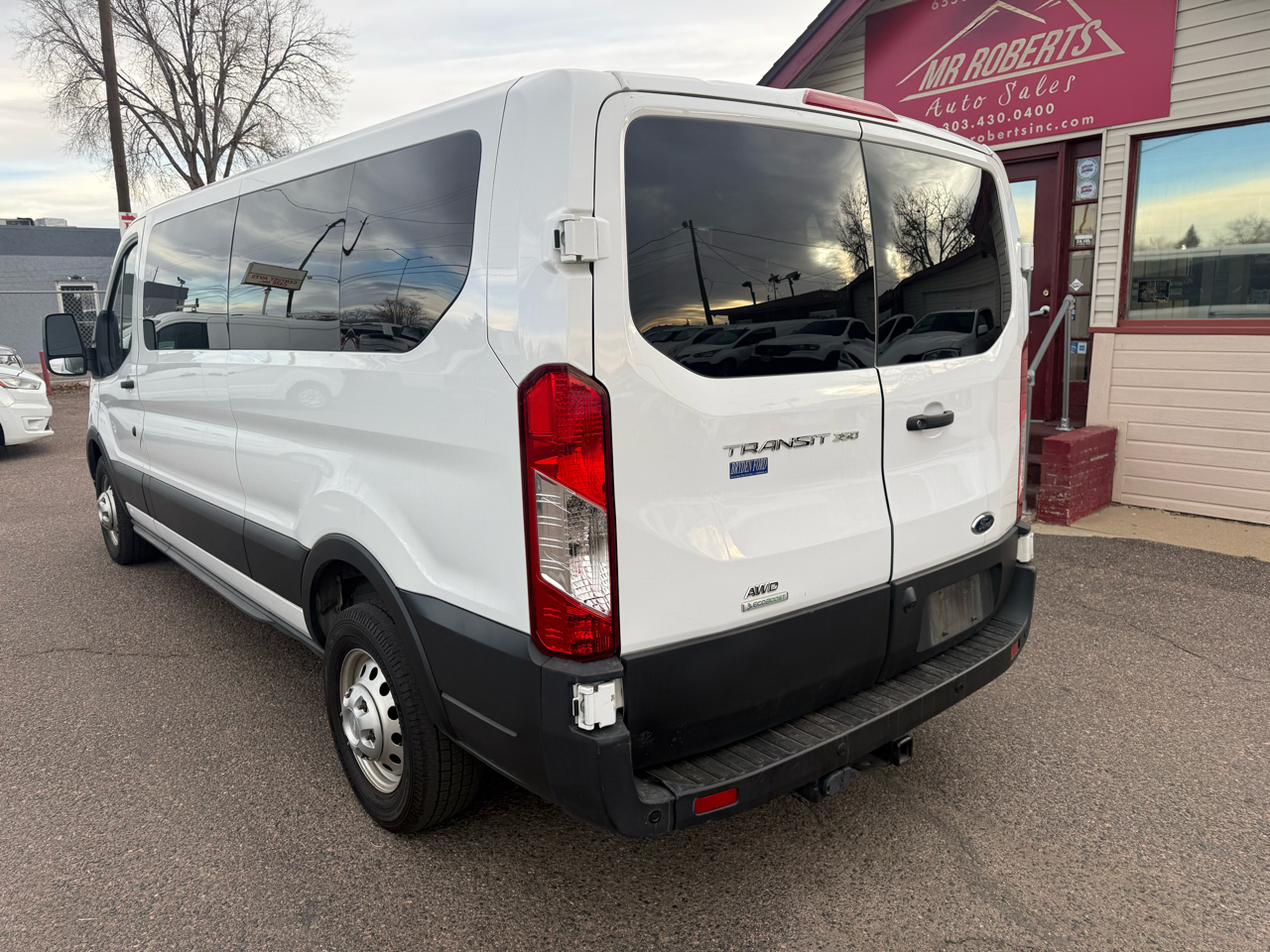 Ford Transit Passenger Wagon T-350 148" Low Roof XLT AWD 2023