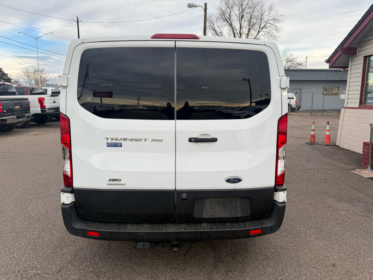 Ford Transit Passenger Wagon T-350 148" Low Roof XLT AWD 2023