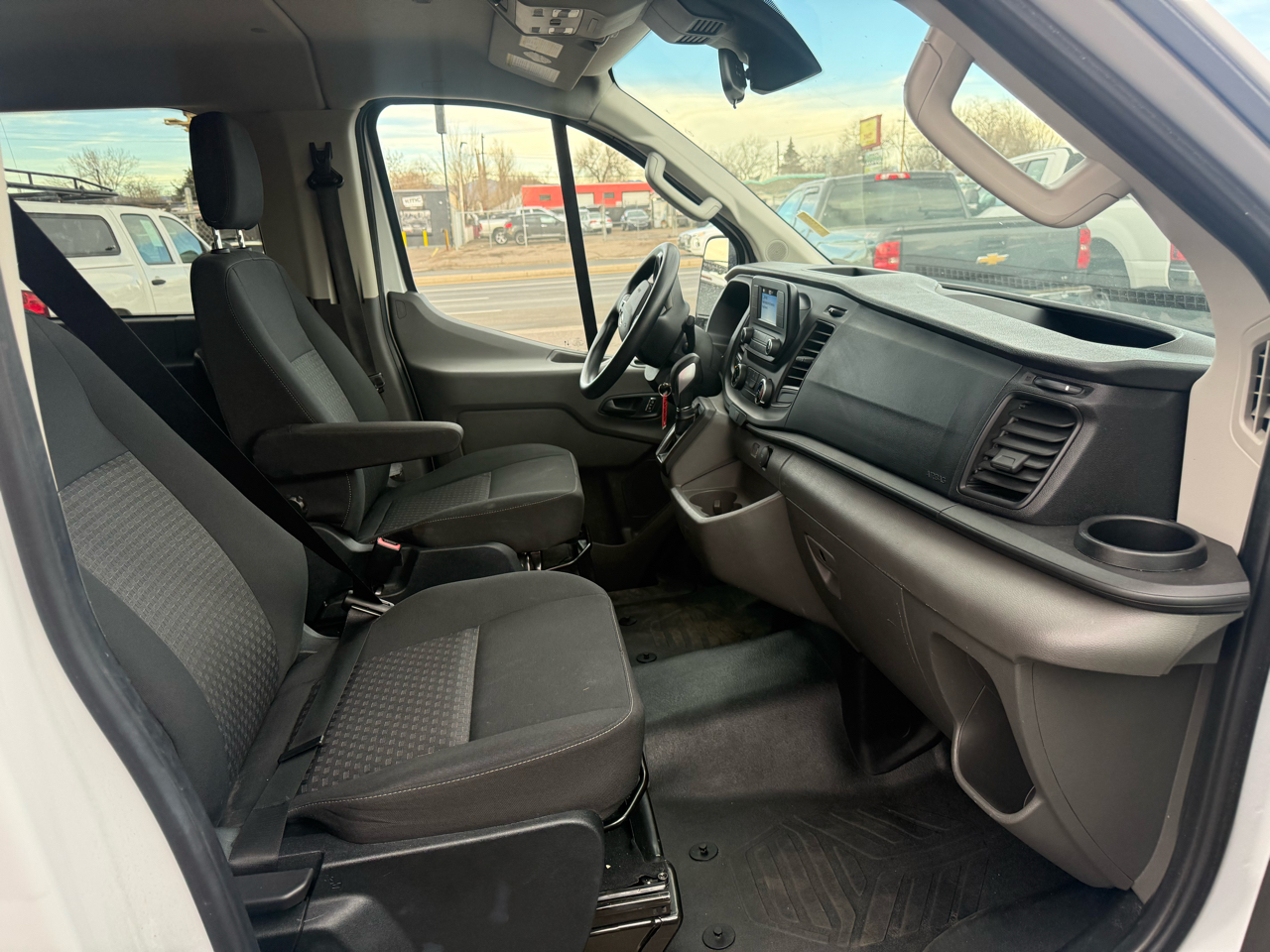 Ford Transit Passenger Wagon T-350 148" Low Roof XLT AWD 2023