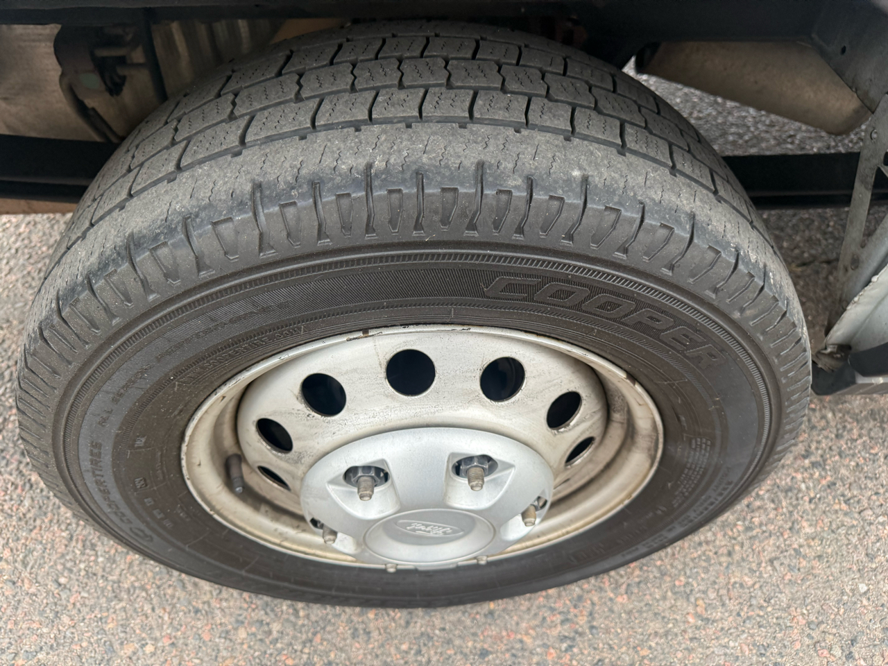 Ford Transit Passenger Wagon T-350 148" Low Roof XLT AWD 2023