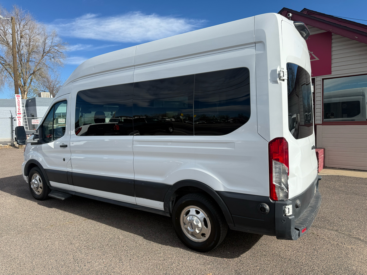 2020 Ford Transit Passenger XLT photo 3
